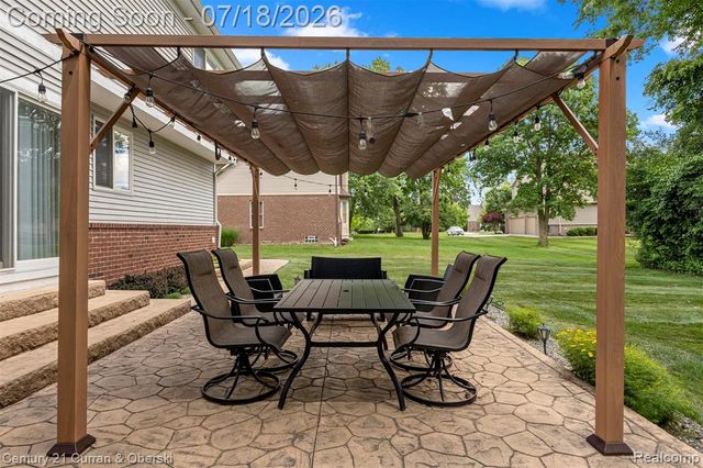 27363 Oxford Drive, Southfield, MI 48033