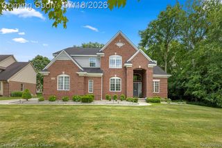 27363 Oxford Drive, Southfield, MI 48033