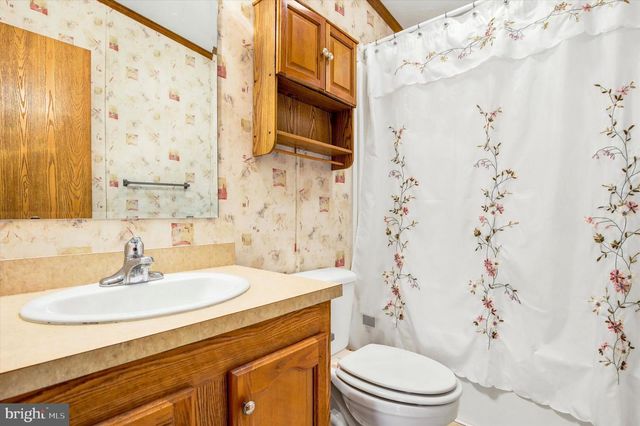 271 DOGWOOD DR, Quakertown, PA 18951