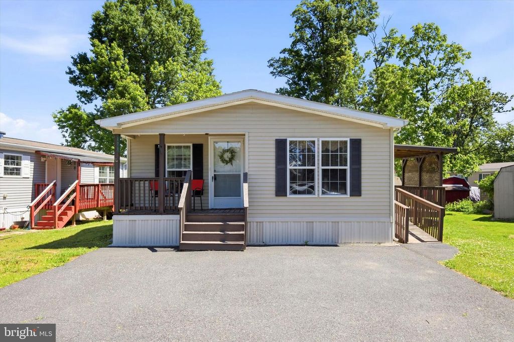 271 DOGWOOD DR, Quakertown, PA 18951