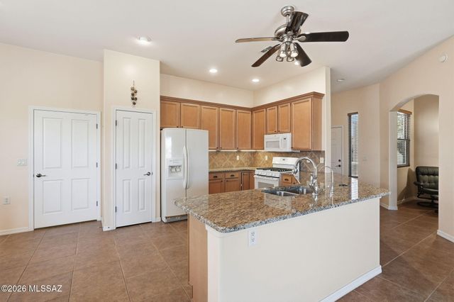 2189 S Via Massari, Green Valley, AZ 85614