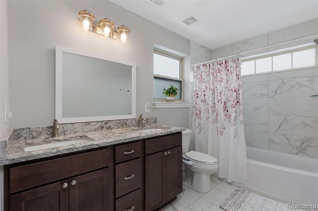 28855 Anchor Drive, Chesterfield, MI 48047