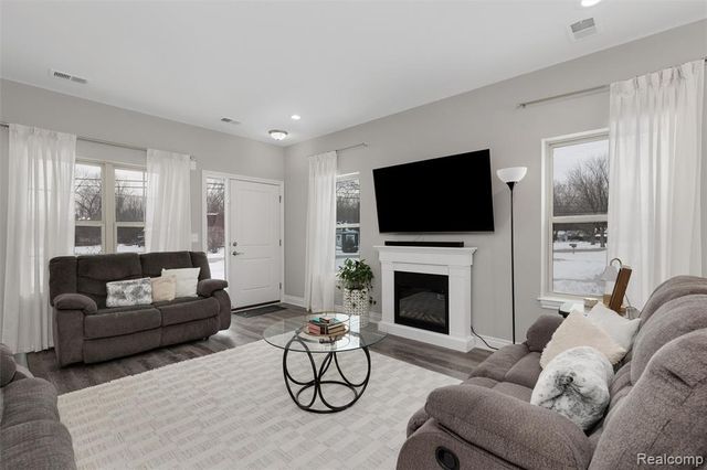 28855 Anchor Drive, Chesterfield, MI 48047