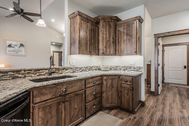 10691 N Murcia Ln, Hayden, ID 83835