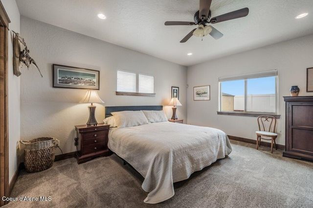 10691 N Murcia Ln, Hayden, ID 83835