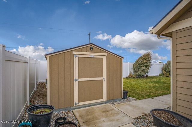 10691 N Murcia Ln, Hayden, ID 83835