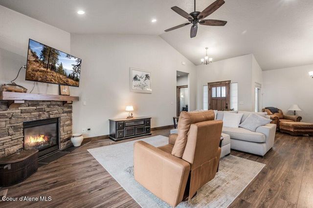 10691 N Murcia Ln, Hayden, ID 83835