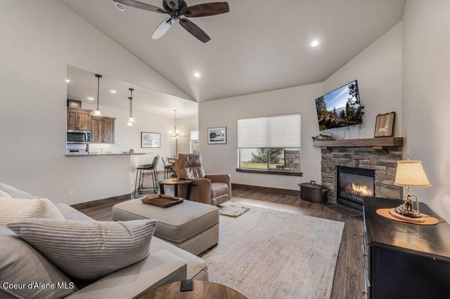 10691 N Murcia Ln, Hayden, ID 83835