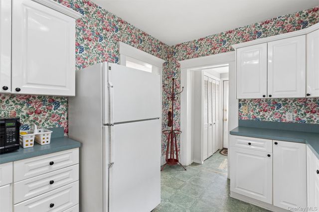 49 Clinton Avenue, Huntington, NY 11743