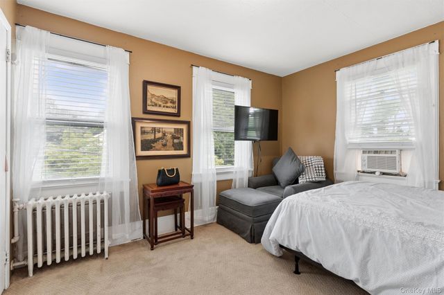 49 Clinton Avenue, Huntington, NY 11743