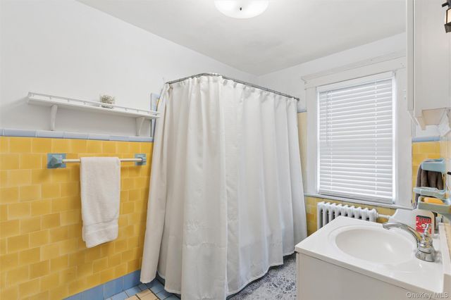 49 Clinton Avenue, Huntington, NY 11743