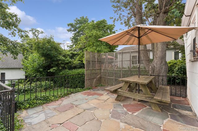 49 Clinton Avenue, Huntington, NY 11743