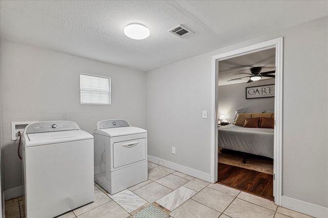 25 W Parnell Street, Denison, TX 75020