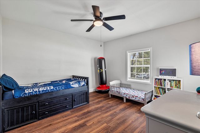 25 W Parnell Street, Denison, TX 75020