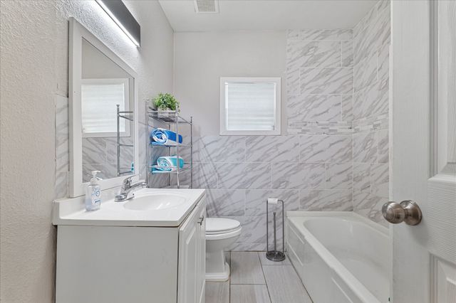 25 W Parnell Street, Denison, TX 75020