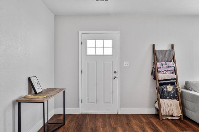 25 W Parnell Street, Denison, TX 75020