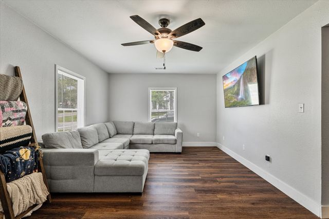 25 W Parnell Street, Denison, TX 75020