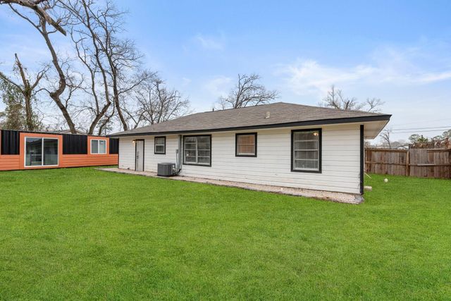 7938 Snowden Street, Houston, TX 77028