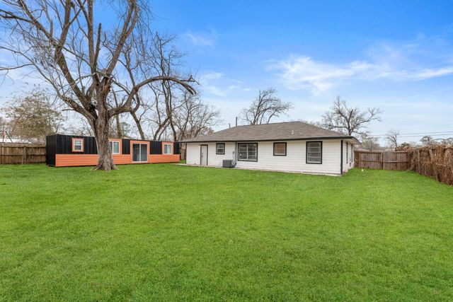 7938 Snowden Street, Houston, TX 77028