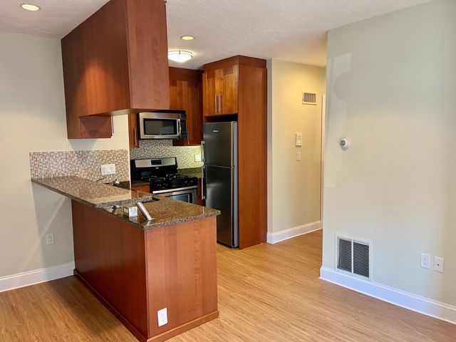 276 W. Elm 1B, Brockton, MA 02301