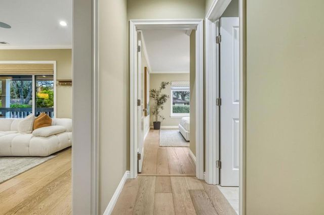 380 San Carlos Avenue, Redwood City, CA 94061