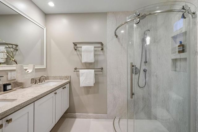 380 San Carlos Avenue, Redwood City, CA 94061