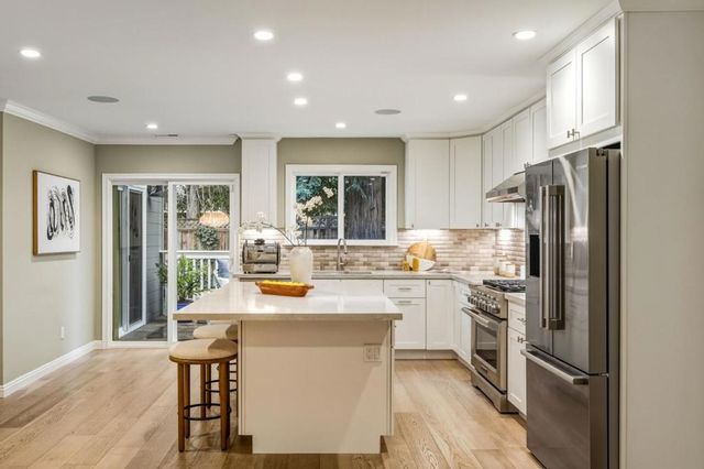 380 San Carlos Avenue, Redwood City, CA 94061