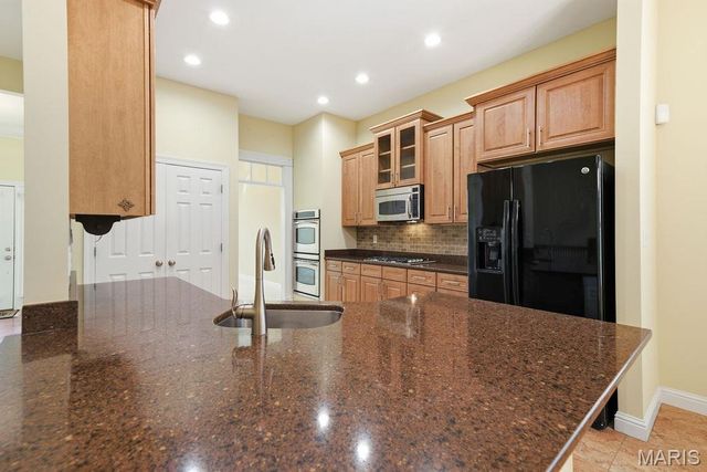 14 Burgundy Place Drive, Dardenne Prairie, MO 63368