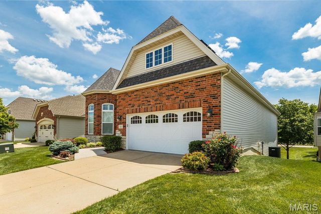 14 Burgundy Place Drive, Dardenne Prairie, MO 63368