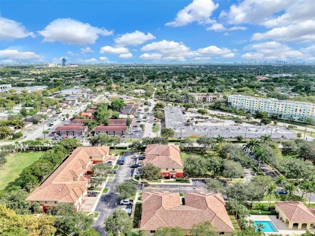 3340 Palomino Dr 222-2, Davie, FL 33024