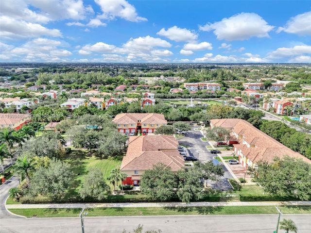 3340 Palomino Dr 222-2, Davie, FL 33024