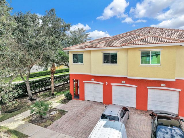 3340 Palomino Dr 222-2, Davie, FL 33024