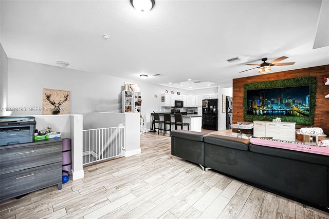 3340 Palomino Dr 222-2, Davie, FL 33024