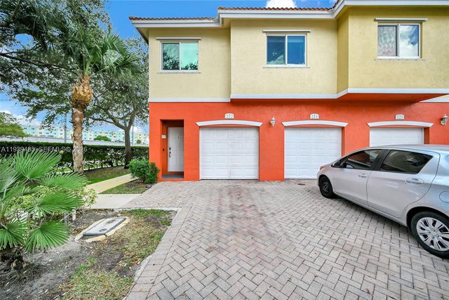 3340 Palomino Dr 222-2, Davie, FL 33024