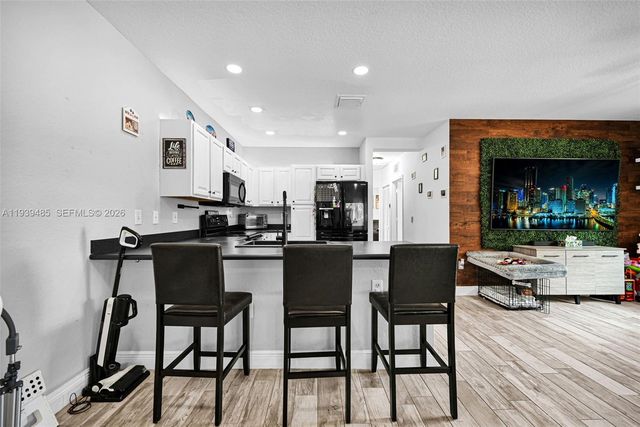 3340 Palomino Dr 222-2, Davie, FL 33024