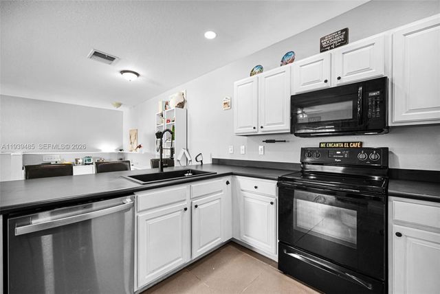 3340 Palomino Dr 222-2, Davie, FL 33024