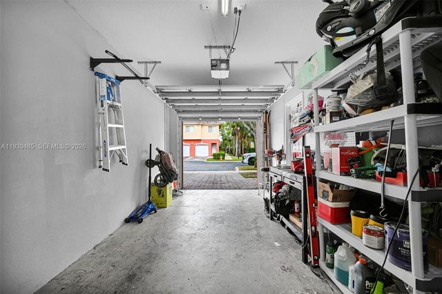 3340 Palomino Dr 222-2, Davie, FL 33024