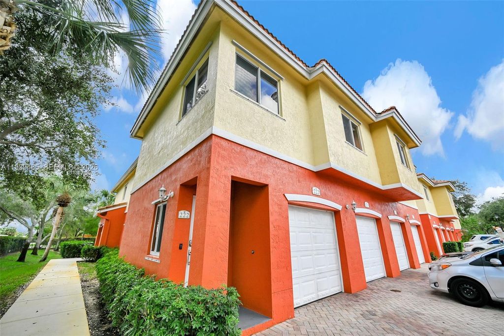 3340 Palomino Dr 222-2, Davie, FL 33024