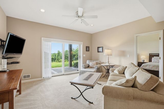 109 Sebago Lake DRIVE, Ohio Twp, PA 15143