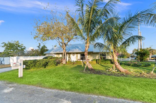 2070 NE Arch Street, Jensen Beach, FL 34957