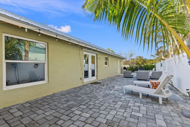 2070 NE Arch Street, Jensen Beach, FL 34957