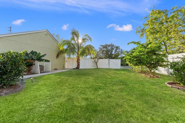 2070 NE Arch Street, Jensen Beach, FL 34957