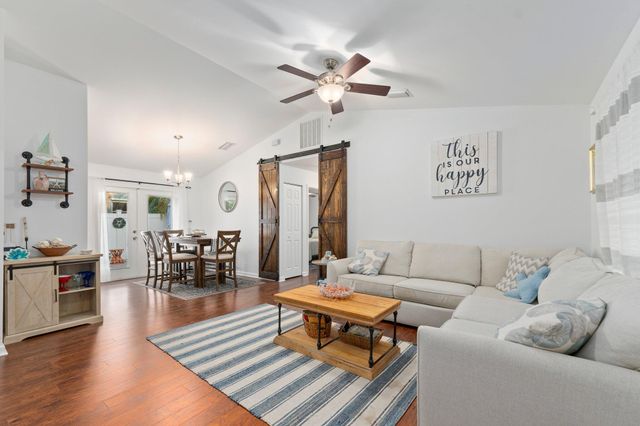 2070 NE Arch Street, Jensen Beach, FL 34957