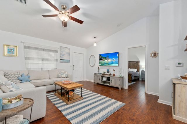 2070 NE Arch Street, Jensen Beach, FL 34957