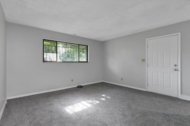2892 E 11th Avenue, Columbus, OH 43219