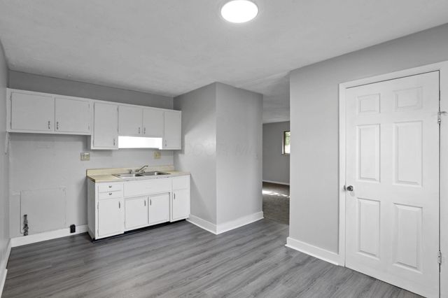 2892 E 11th Avenue, Columbus, OH 43219