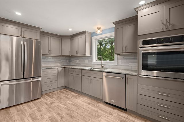 68 Kernwood Ave, Tewksbury, MA 01876
