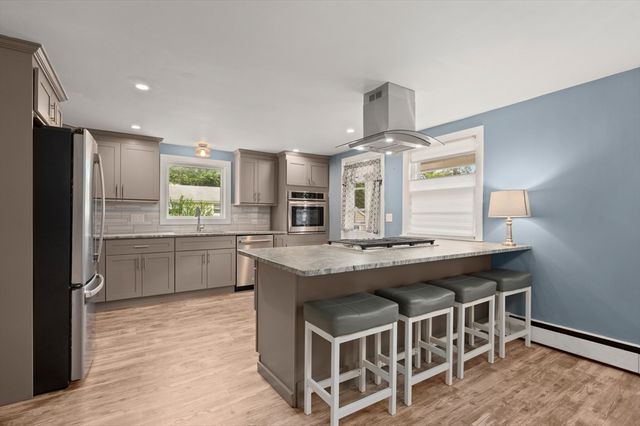 68 Kernwood Ave, Tewksbury, MA 01876
