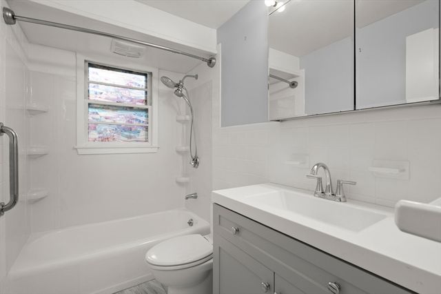 68 Kernwood Ave, Tewksbury, MA 01876