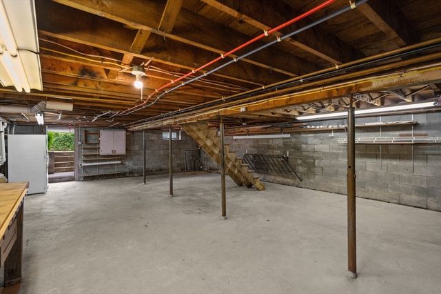 68 Kernwood Ave, Tewksbury, MA 01876